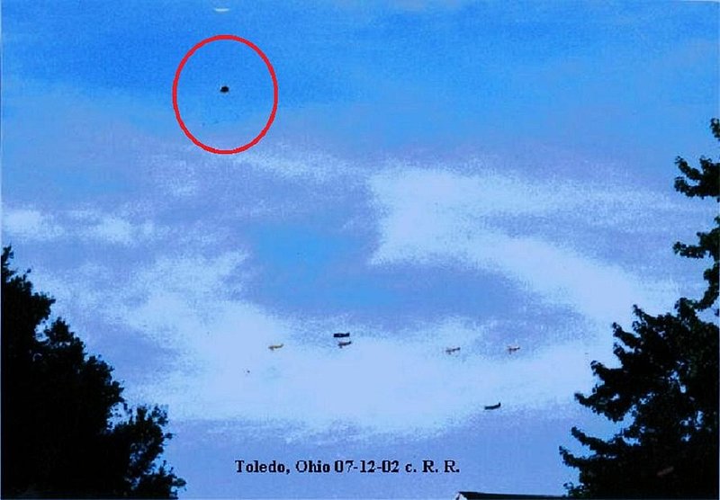 7-12-02 TOLEDO OHIO--UFO CASE BOOK--COPYRIGHT R R.jpg :: XX