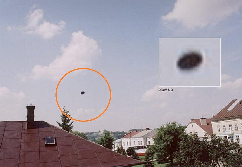 7-26-03 BRZOSTEK POLAND--HBCCUFO--RENSE.COM--PIC 2.jpg :: 4