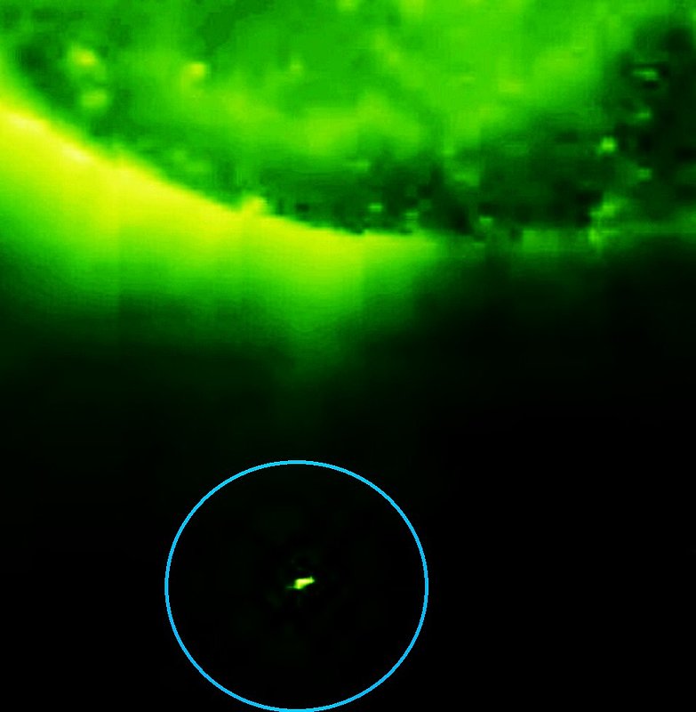 7-4-11     1.06 ZULU     STEREO SATELLITE IMAGE OF SUN AND UFO--KEN PFEIFER--NASA COPYRIGHT.jpg :: 711