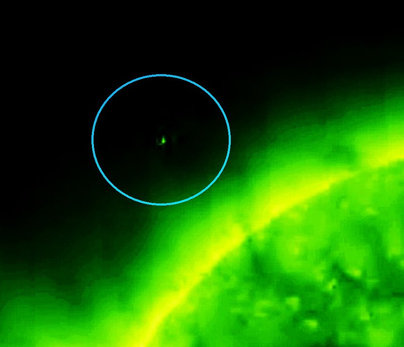 7-5-11     1.06 ZULU     STEREO SATELLITE IMAGE OF SUN AND UFO--KEN PFEIFER--NASA COPYRIGHT.jpg :: 711