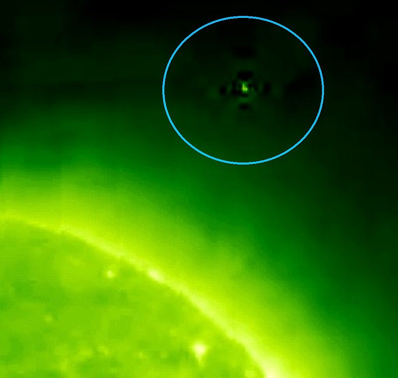 7-6-11     2.16 ZULU     STEREO SATELLITE IMAGE OF SUN AND UFO--KEN PFEIFER--NASA COPYRIGHT.jpg :: 711