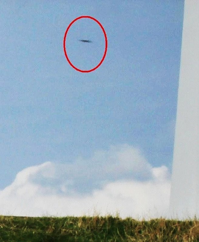 8-1-09 ESBJRG DENMARK--MUFON 18582.jpg :: 4