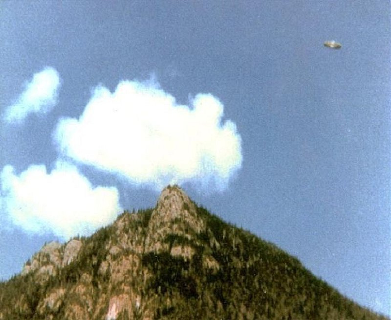 8-10-81 CANADA--UFOLOGIE.NET--nc.jpg :: 4