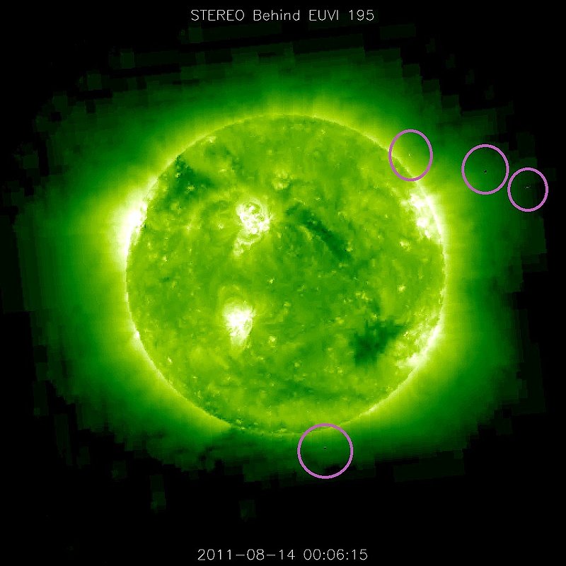 8-14-11    00.06 ZULU    LOW DEFINITION IMAGE OF SUN AND UFO BY NASA --KEN PFEIFER.jpg :: ZZ