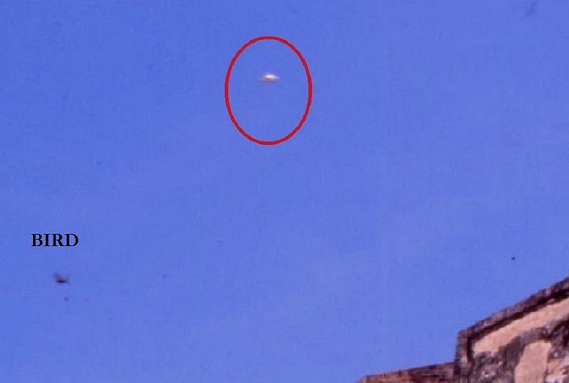 8-15-04 CARTAGENA DE INDIAS--GUSTAVO CORIA--UFO CASE BOOK.jpg :: 4