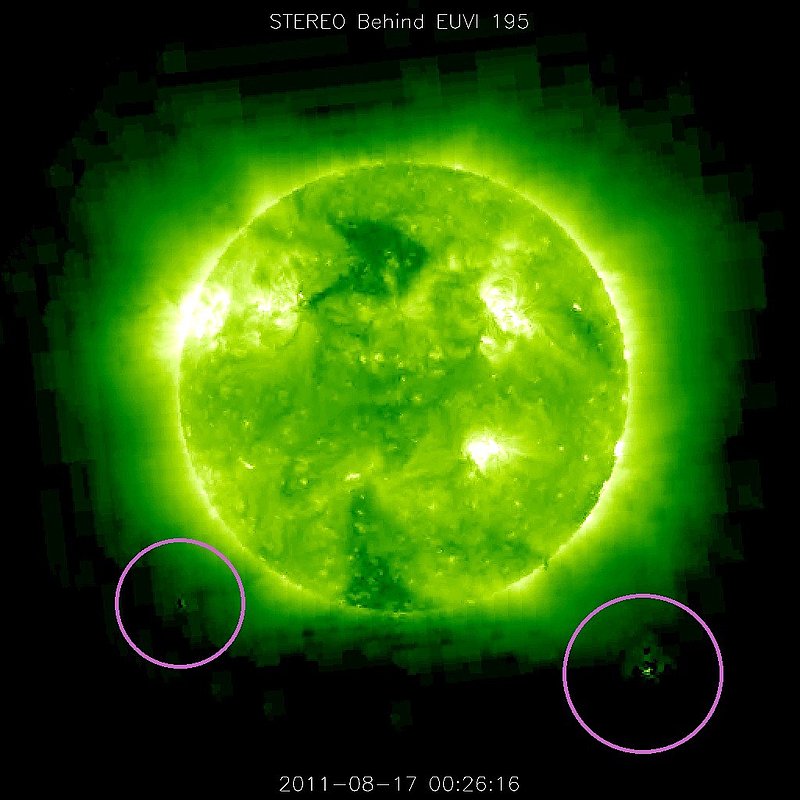 8-17-11    00.26 ZULU    LOW DEFINITION IMAGE OF SUN AND UFO BY NASA--KEN PFEIFER.jpg :: ZZ