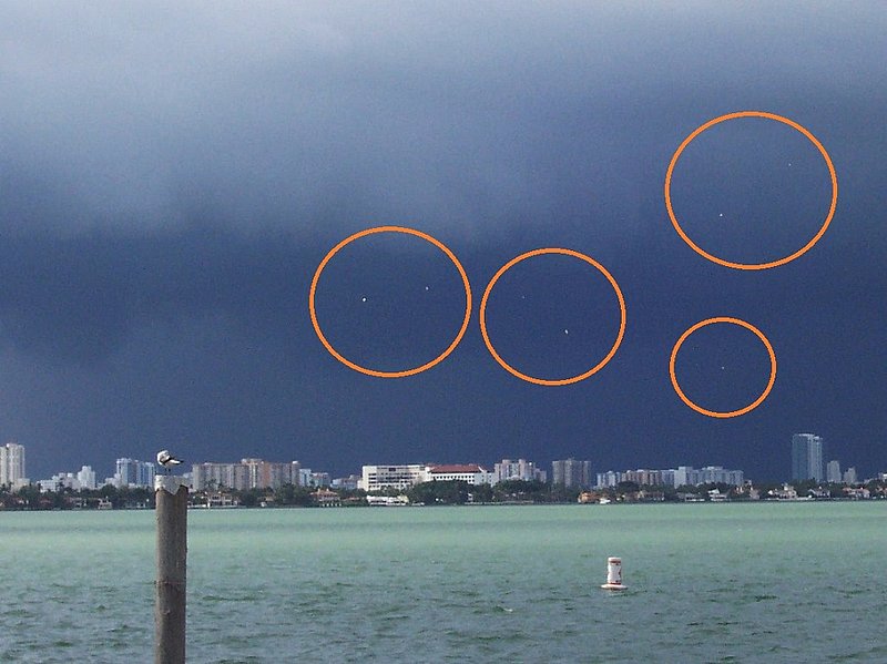8-20-06 MIAMI BEACH FLORIDA--MUFON 28800--PIC 2.jpg :: 4