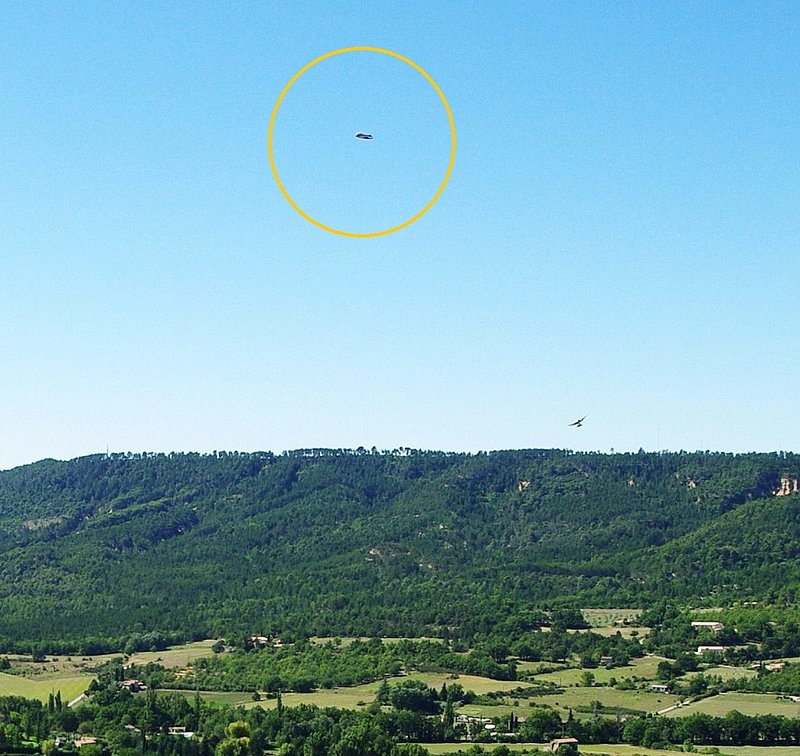8-31-10 ALPES-DE-HAUTE PROVIDENCE FRANCE--OVNI PARANORMAL--CHRISTIAN MACE.jpg :: 4