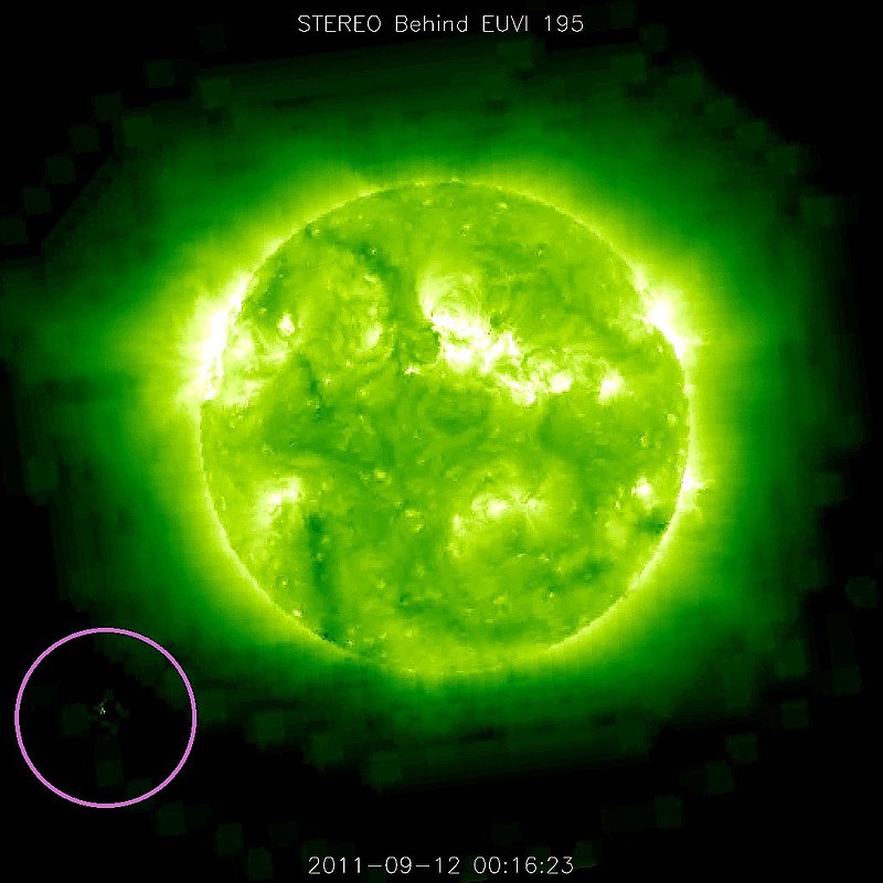9-12-11    00.16 ZULU    LOW DEFINITION IMAGE OF SUN AND UFO BY NASA--KEN PFEIFER.jpg :: ZZ