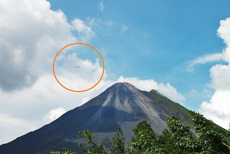 9-15-10 ARENAL VOLCANO REGION--COSTA RICA--MUFON 26611--PIC 1.jpg :: 4