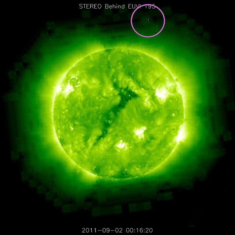 9-2-11    00.16 ZULU    LOW DEFINITION IMAGE OF SUN AND UFO BY NASA--KEN PFEIFER.jpg :: ZZ