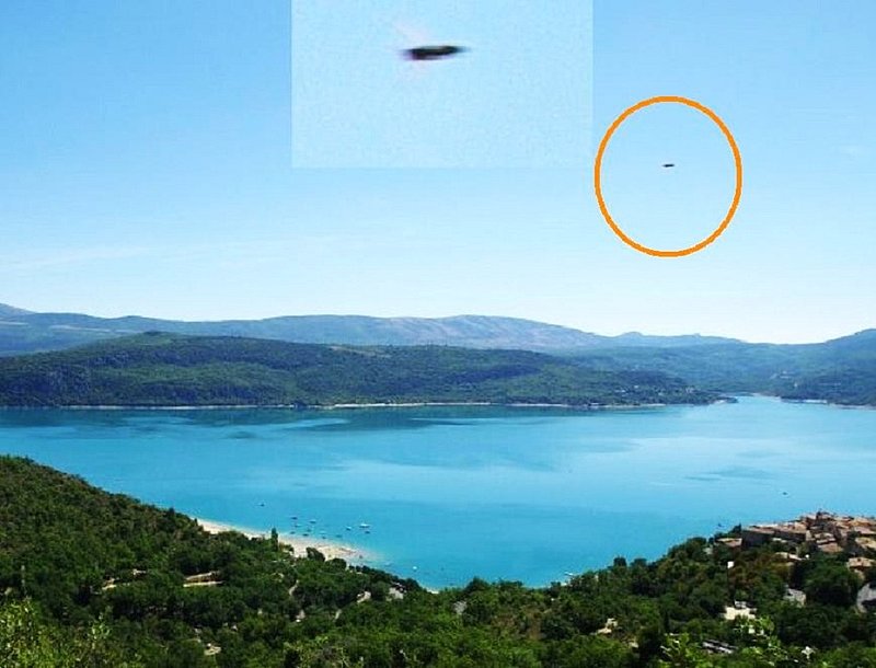 9-4-10 ALPES DE HAUTE FRANCE--UFO CASEBOOK--OVNI PARANORMAL.jpg :: 4