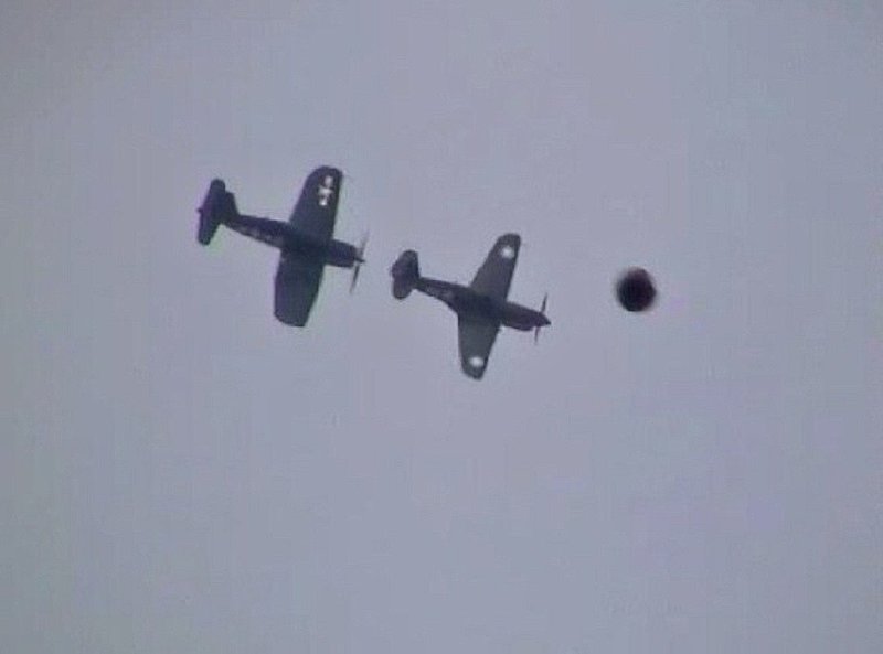 9-5-03 ENGLAND--GOODWOOD AIR SHOW--PIC 1.jpg :: 4
