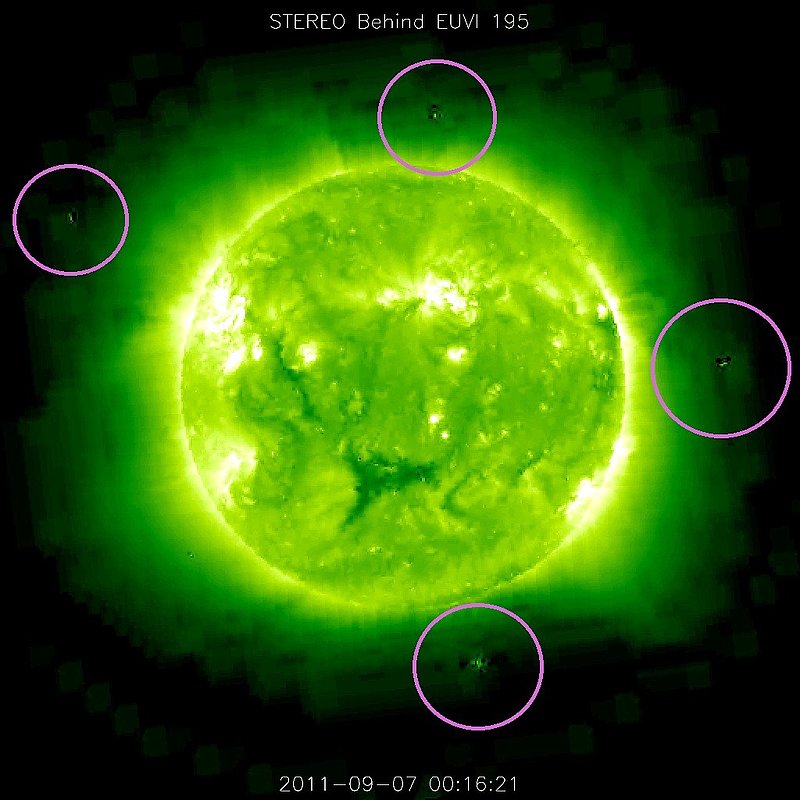 9-7-11    00.16 ZULU    LOW DEFINITION IMAGE OF SUN AND UFO BY NASA--KEN PFEIFER.jpg :: ZZ
