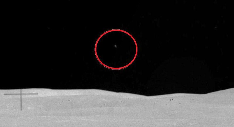 APOLLO 15--SMALL CRADER EAST OF HADLEY RILLE--UFO WATCHING MOON LANDER--KEN PFEIFER1.jpg :: APOLLO 15 EAST OF HADLEY RILLE--OBJECT ON HORIZON--KEN PFEIFER--COPYRIGHT GOOGLE