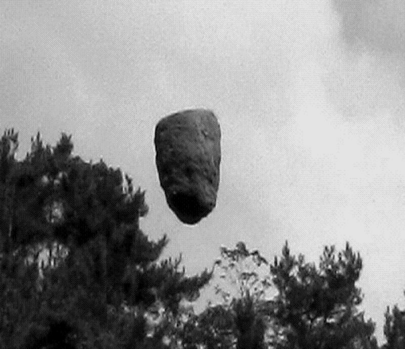 CHINAS BOULDER UFO 2  chinarock2 FILER FILES.jpg :: I