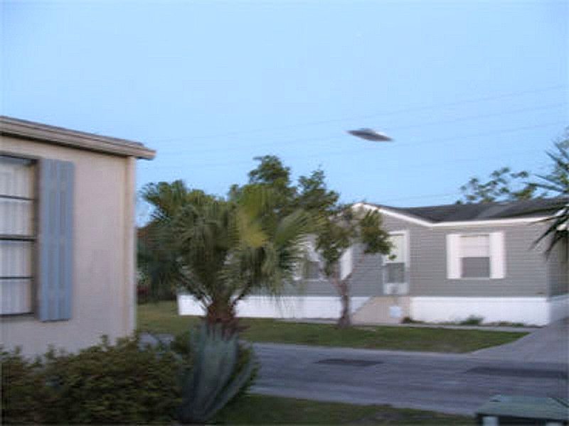 IFO-- HOAX PHOTO FOR THE PARANORMAL PHOTO HOAX CONTEST.jpg :: 211
