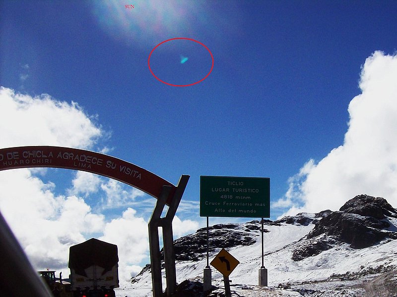 IFO--4-4-10 TICILO PASS PERU--MUFON 23187--LENS FLAIR.jpg :: 511