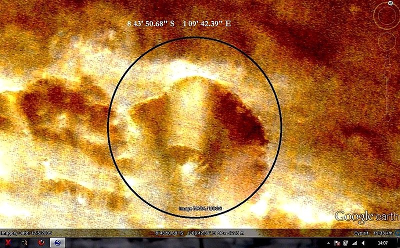 MARS--CLYINDER DISCOVERED BY MIKE BATHURST 1-1-2012--LOCATION ON PHOTO.jpg :: 4