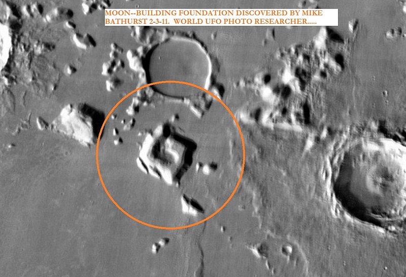 MARS--STRANGE SQUARE STRUCTURE--DISCOVERED FEB 3--MIKE BATHURST RESEARCHER--.jpg :: 111