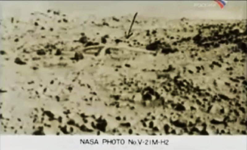 MOON STRUCTURE--NASA COPYRIGHT.jpg :: X
