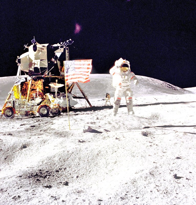 MOON--OBJECT APPEARED AFTER ADJ EXPOSURE--KEN PFEIFER--GPN-2000-001131..jpg :: 311