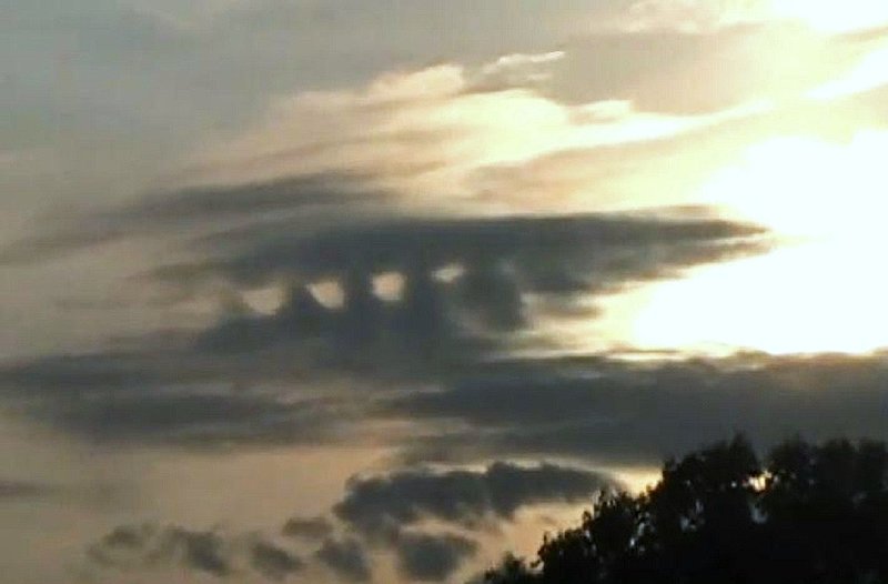 STRANGE --CLOUD FORMATION--BROOKLYN NEW YORK NOV 2010.jpg :: t