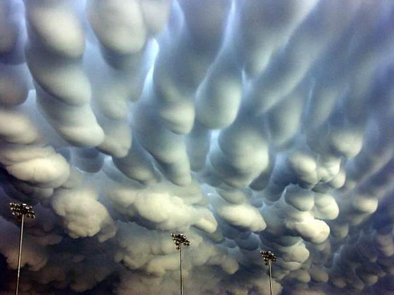 STRANGE CLOUD FORMATIONS 3.jpg :: 4