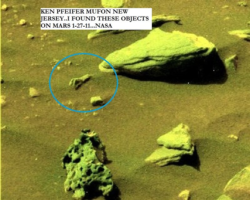 STRANGE OBJECT ON MARS--NASA 2P2965552--ENLARGED--KEN PFEIFER FIND.jpg :: 111