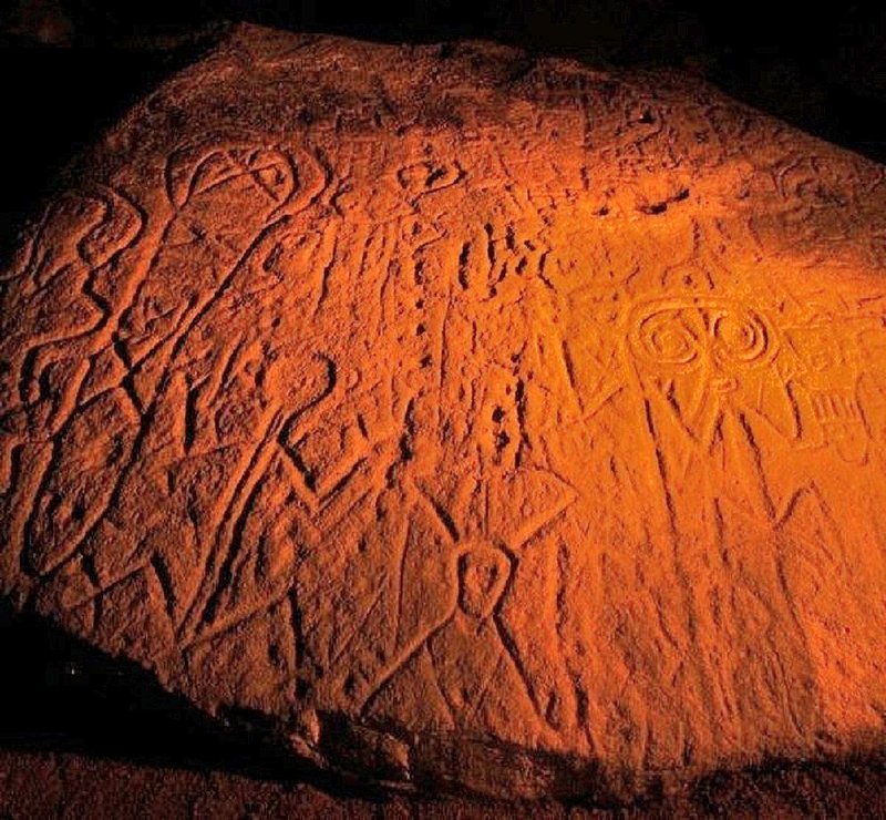 STRANGE--PETROGLYPHS IN CAVE--KWAMALASAMUTU SURINAME--COSMIC LOG.jpg :: 5
