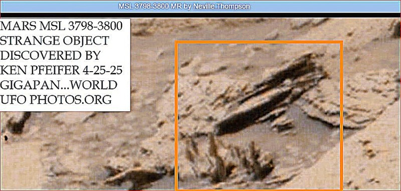 Z12 MARS MSL 3798-3800 STRANGE OBJECT DISCOVERED BY KEN PFEIFER 4-25-23 GIGAPAN-12.jpg