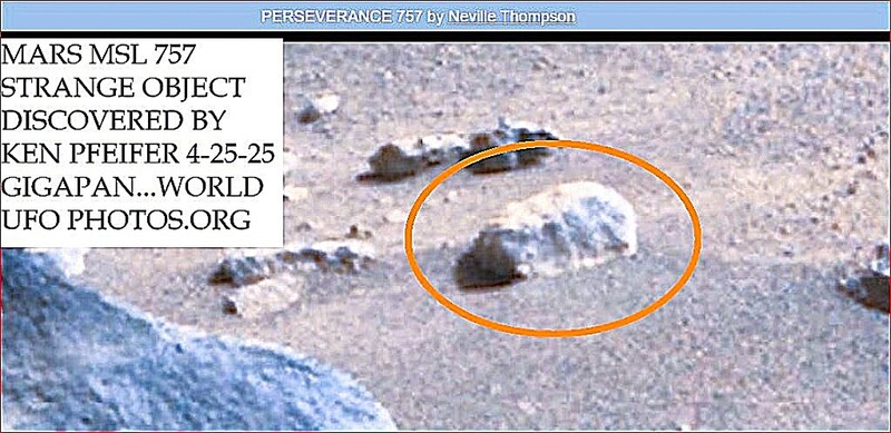 Z12 MARS MSL 3798-3800 STRANGE OBJECT DISCOVERED BY KEN PFEIFER 4-25-23 GIGAPAN-30(1).jpg